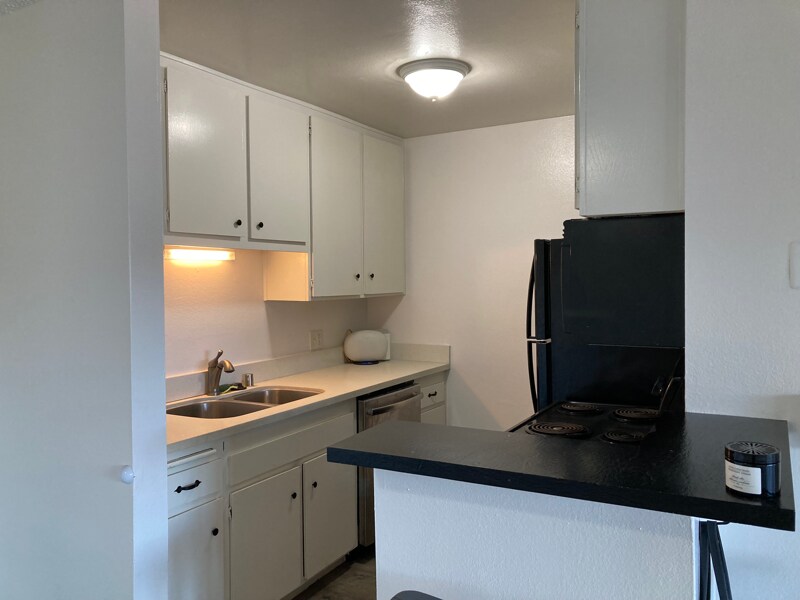 Building Photo - 6416 Friars Rd