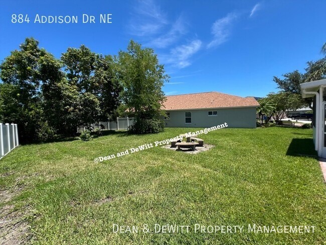 Building Photo - 884 Addison Dr NE