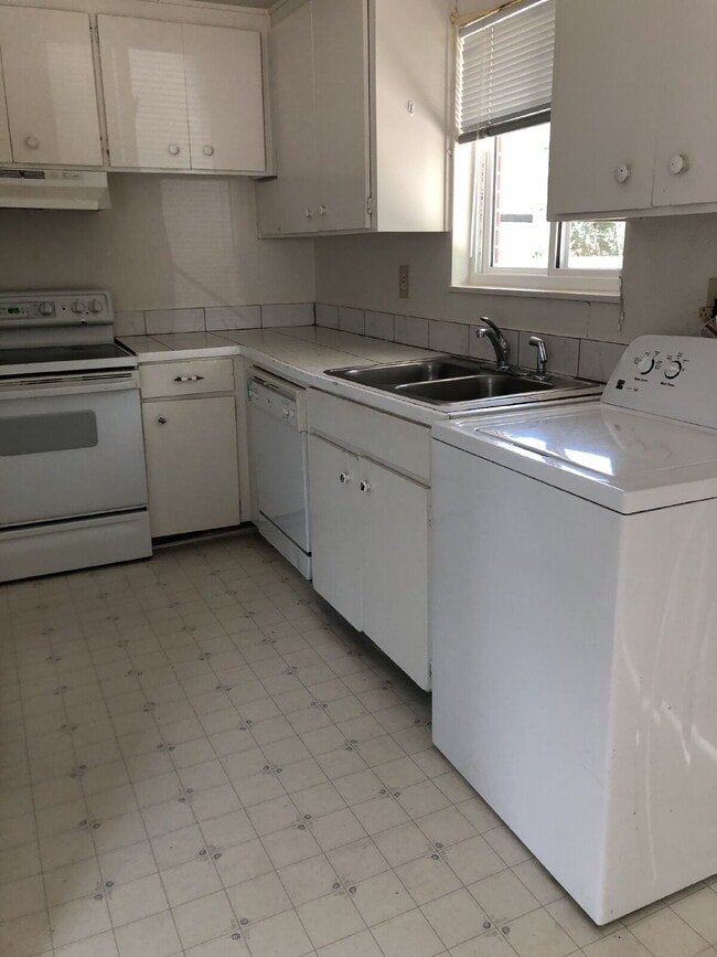 Building Photo - Charming 3-Bed Home with Ideal Layout in Boulder!
