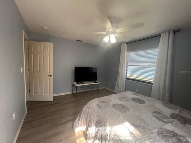 Building Photo - 470 Strasburg Dr