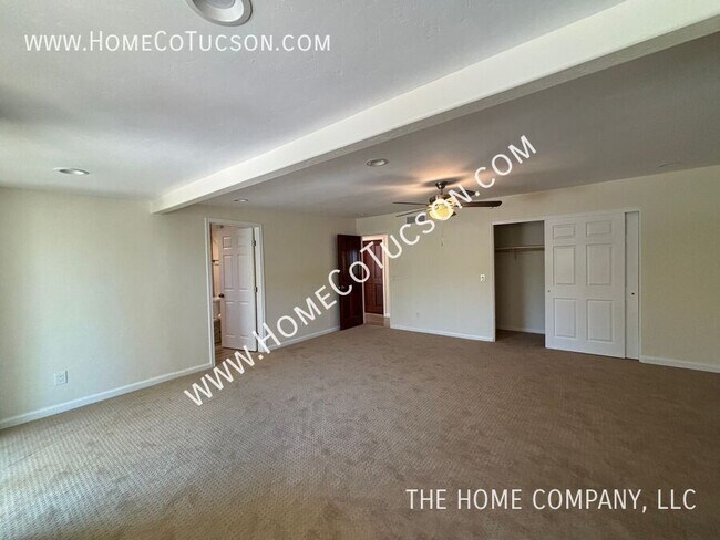 Building Photo - 8628 N Placita Del Cardo