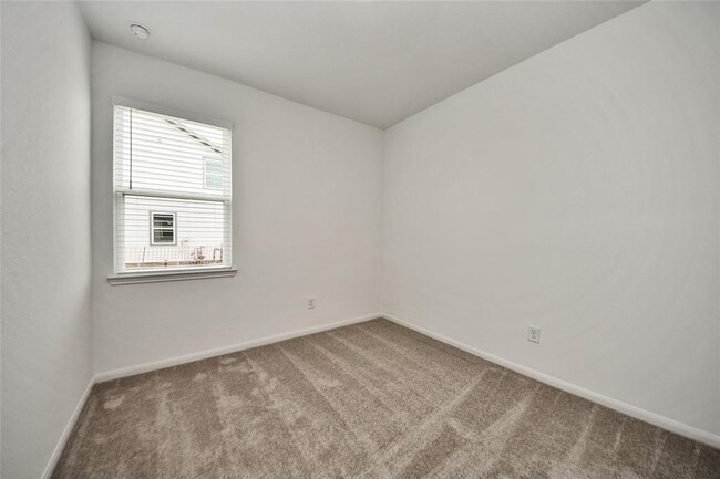 Building Photo - 18010 Whitetail Run Ln