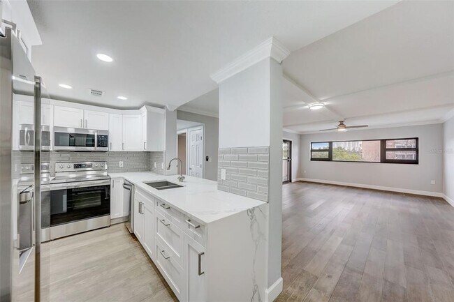 Building Photo - 4141 Bayshore Blvd