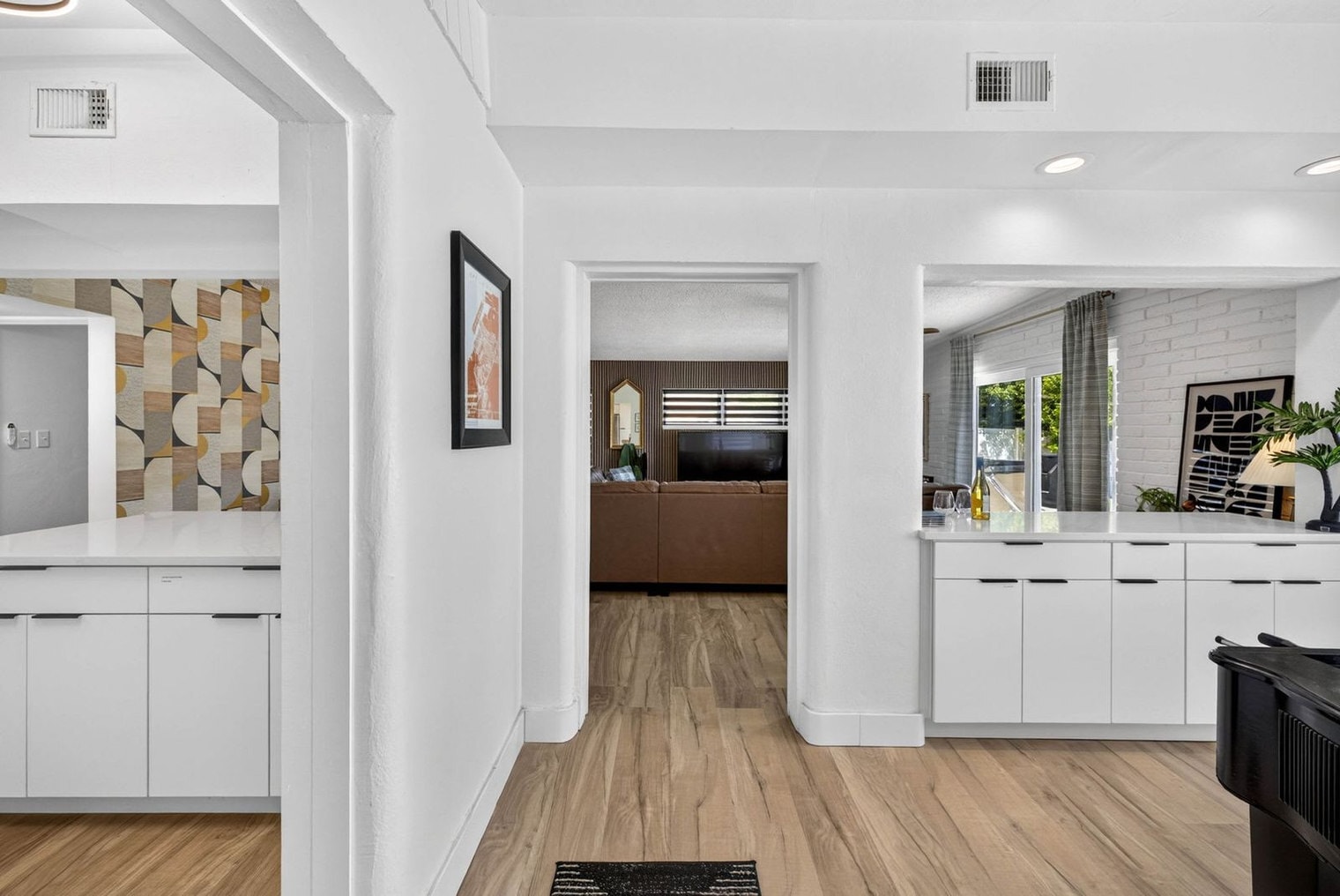 Building Photo - 625 Flamingo Dr