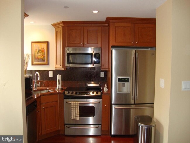 Building Photo - 1701 Locust St