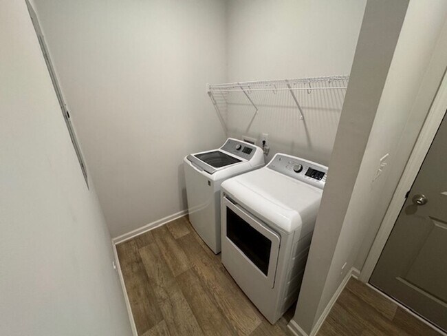 Building Photo - 261 Fenwick Farms Dr