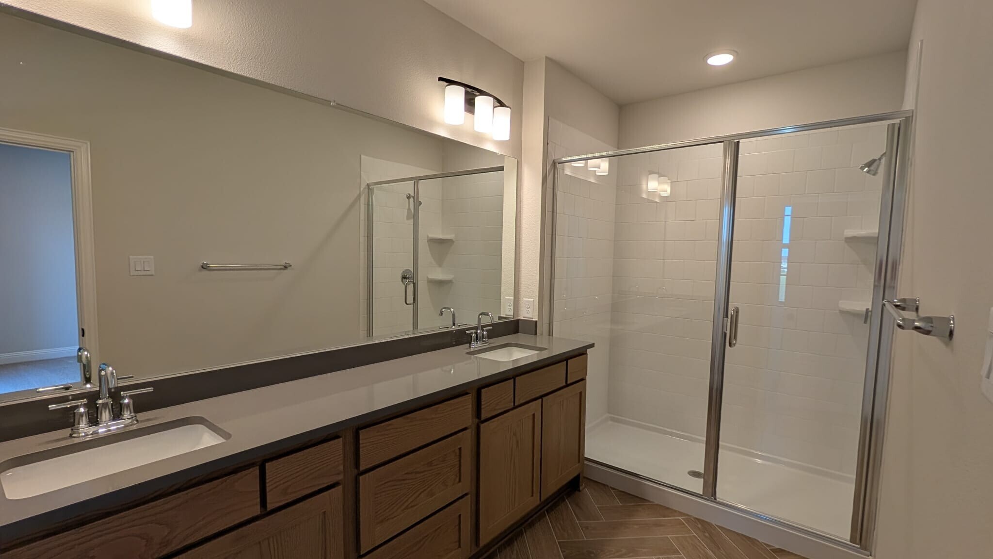 master bathroom - 835 Lennox Dr