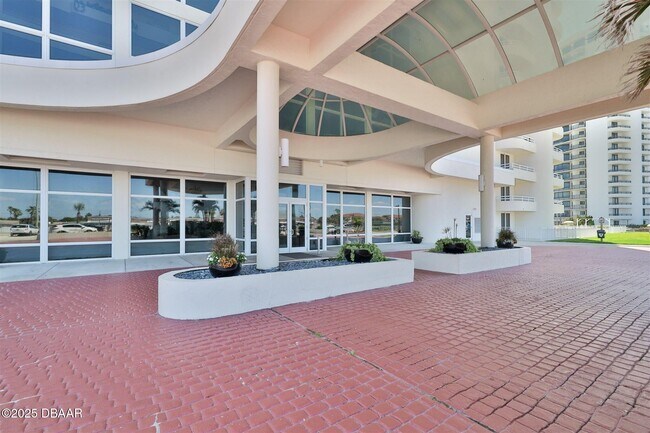 Building Photo - 2545 S Atlantic Ave