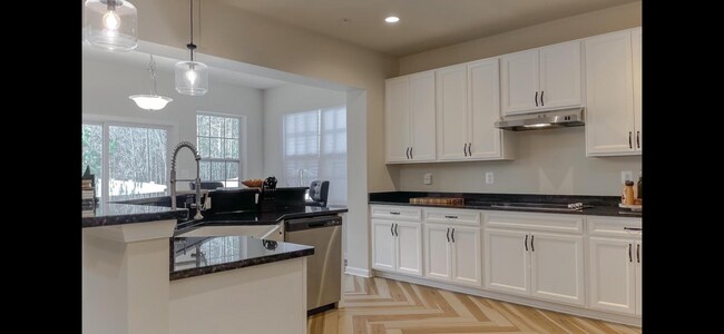 Building Photo - 13311 Windjammer Ct