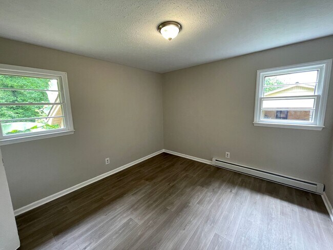 Building Photo - 1829 Quail Run Dr