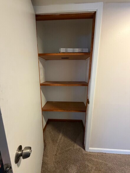 Building Photo - 235 Argus Dr