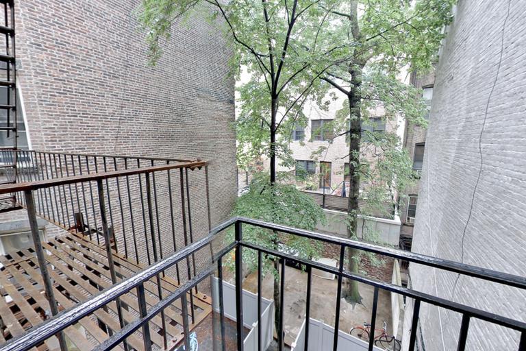 Building Photo - 221 Mott St