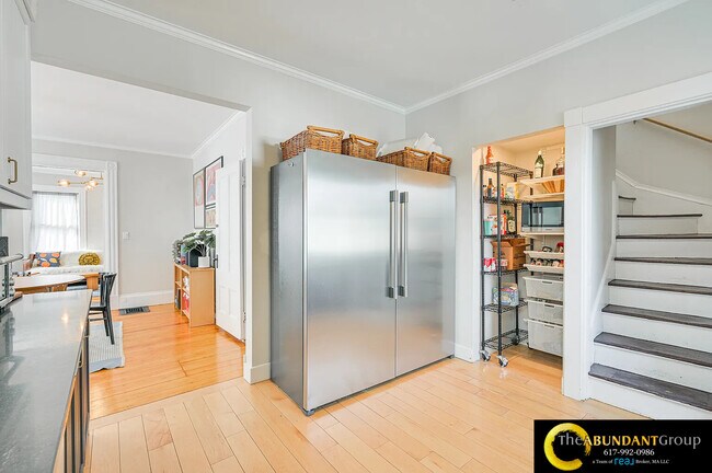 Building Photo - 44 Cottage St