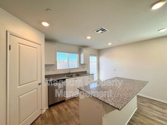 Building Photo - 31050 Rosebud Dr