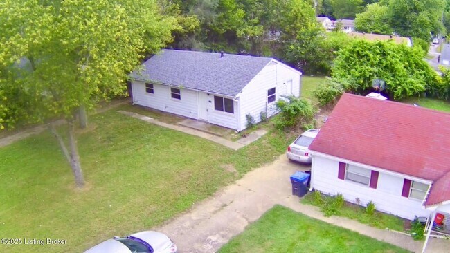 Building Photo - 4805 Seville Dr
