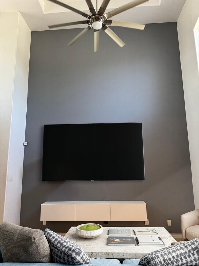 Building Photo - 9810 Spindrift Dr