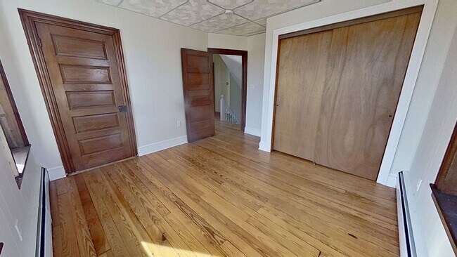 Building Photo - Classic Farmhouse with Country Appeal