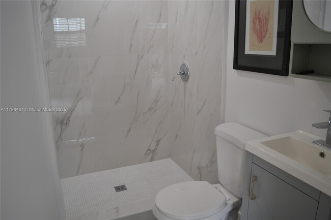 Building Photo - 3220 SW 93rd Pl