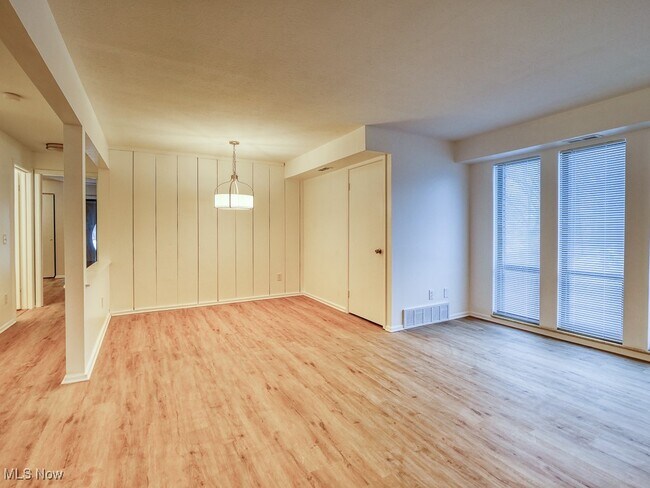 Building Photo - 33803 Electric Blvd