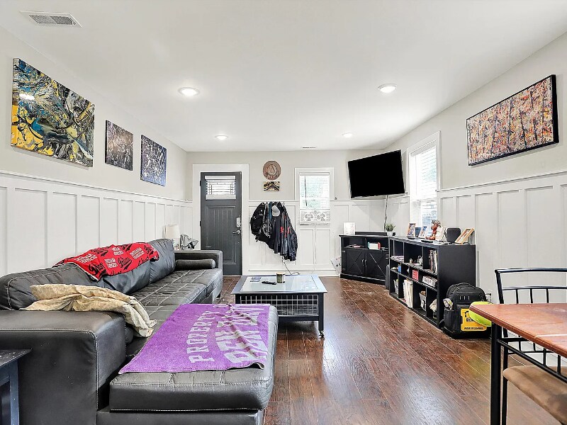 Building Photo - 1641 Iowa St