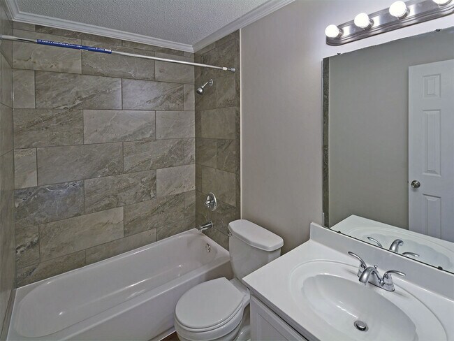 Building Photo - 3 Bedroom with Bonus Room, 2.5 Bathroom Ne...