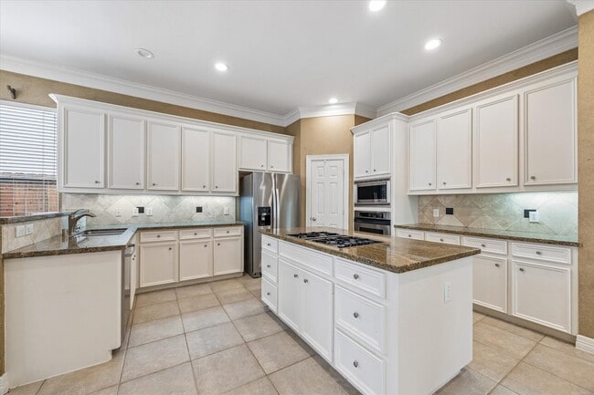 Building Photo - 1119 Gardencrest Ln