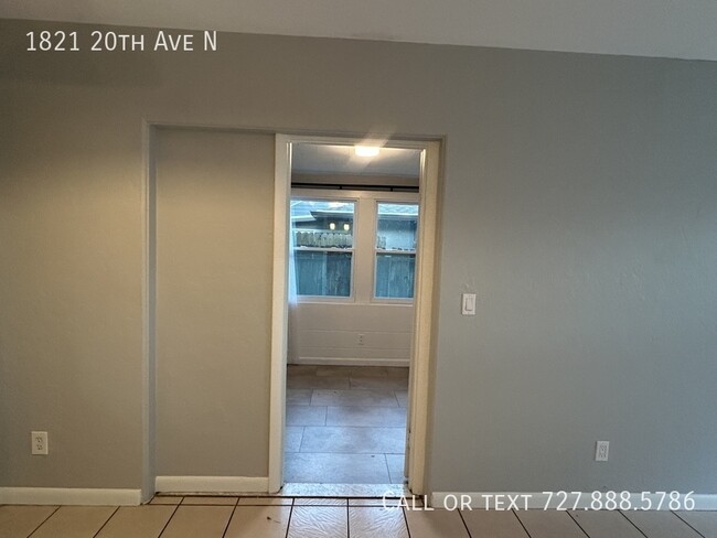Building Photo - 1821 20th Ave N