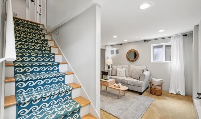 Building Photo - Charming updated 1920s 3BD 3BA