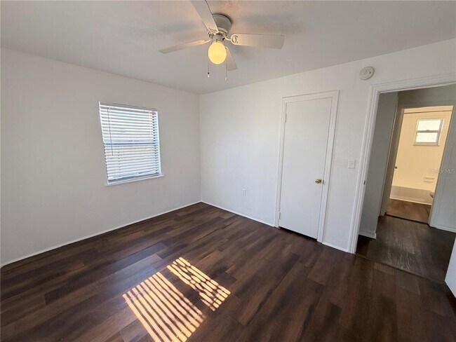 Building Photo - 2240 Jungle St