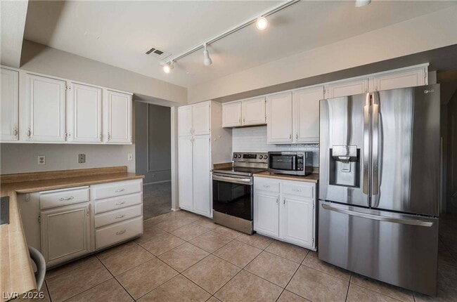 Building Photo - 8705 Isola Dr