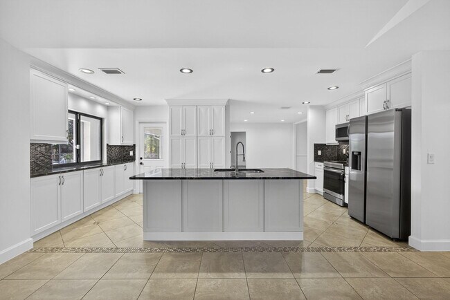 Building Photo - 1776 The 12th Fairway