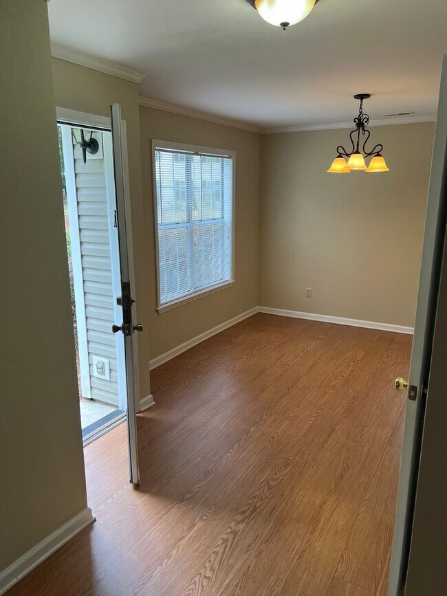 Building Photo - 6611-7227 Bevington Duplex