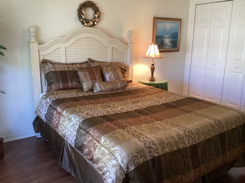 Building Photo - 9201 Independence Way