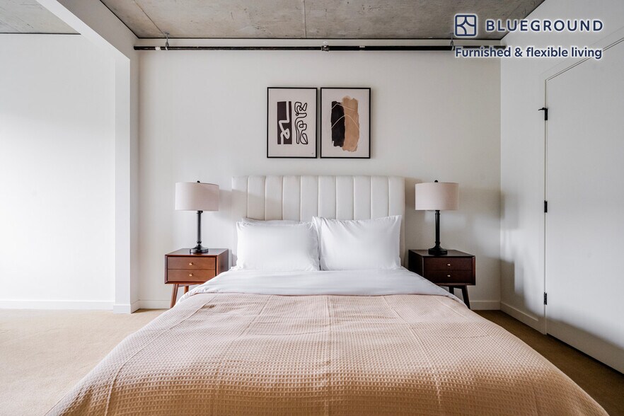 Building Photo - 624 Yale Ave N