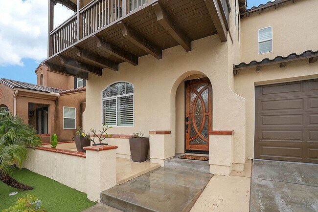 Building Photo - Beautiful executive home in the Eastlake-C...
