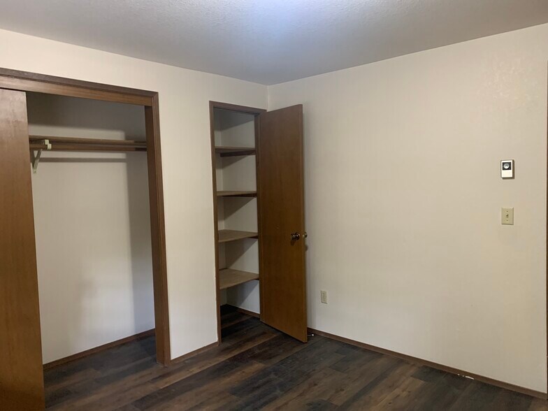 Building Photo - 107 La Villa Dr