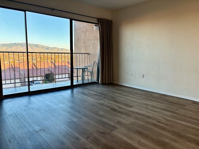 Building Photo - 2700 Vista Grande Dr NW