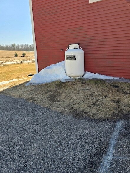 Building Photo - 352 Packers Falls Rd