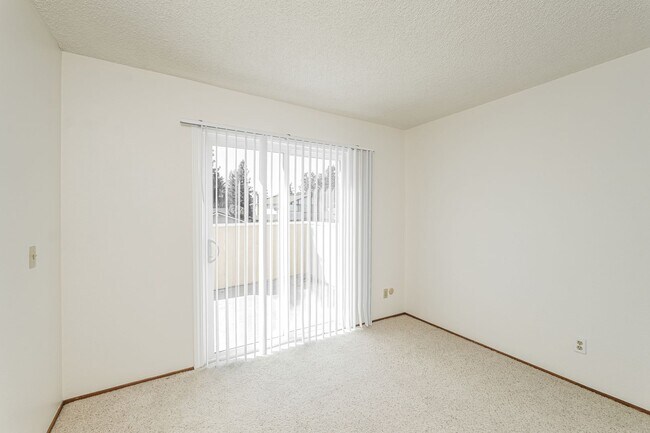 Building Photo - PURE Property Management presents: Beautiful 4 Bedroom Home Near Foxtail Golf Course