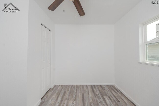 Building Photo - 1512 Grayfox Pl