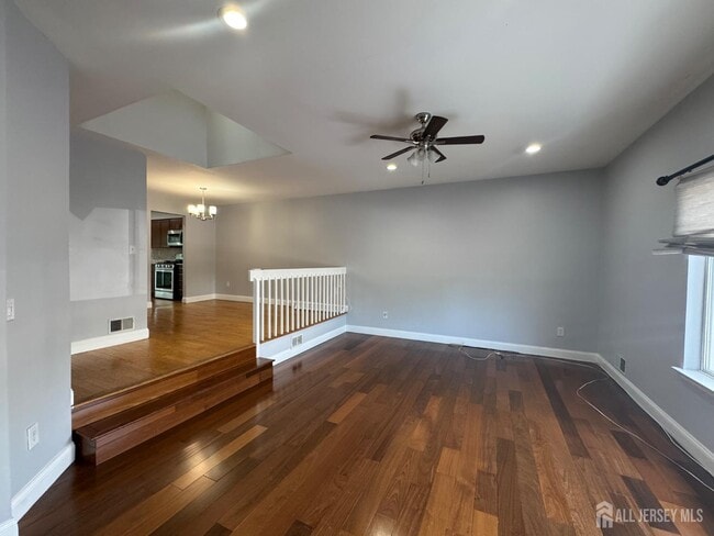 Building Photo - 16 Dawn Ct