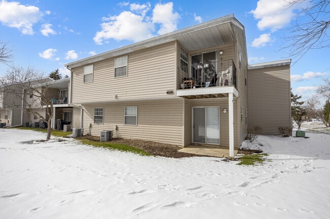 Building Photo - 527 E Shag Bark Ln