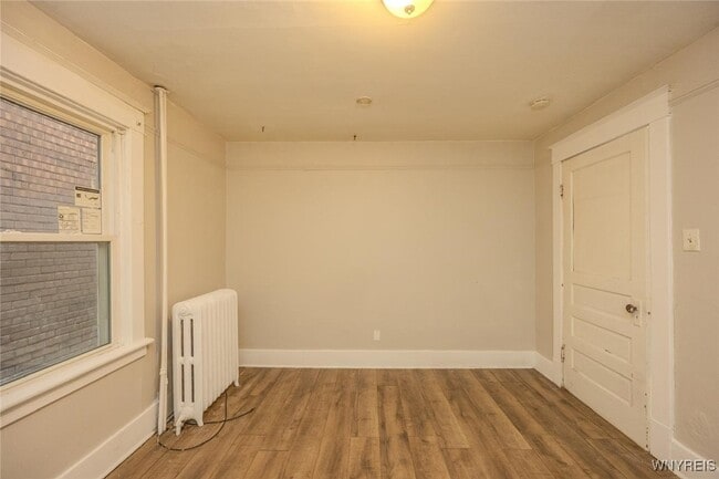 Building Photo - 2253 Niagara St