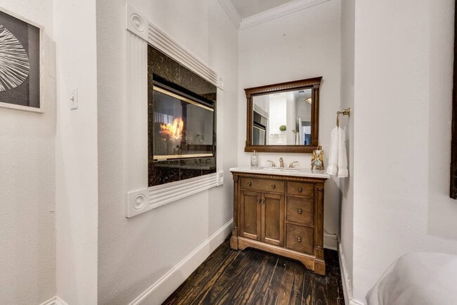 Building Photo - 4502 Reiger Ave