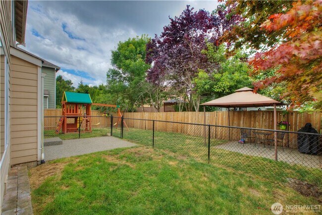 Building Photo - 3 Bedroom Maple Valley Home