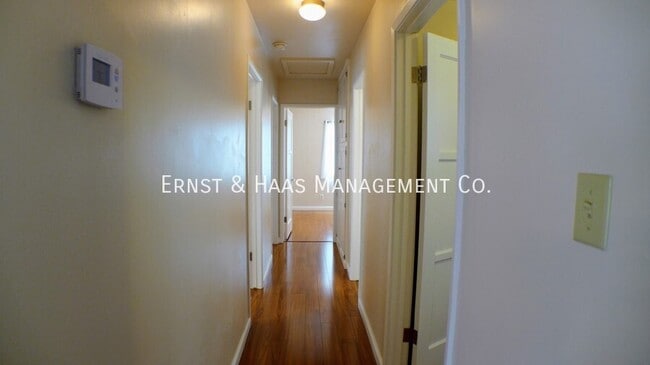 Building Photo - 3138 Shadypark Dr