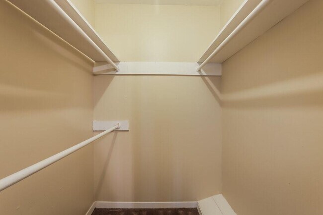 Building Photo - 5751 Oakham St