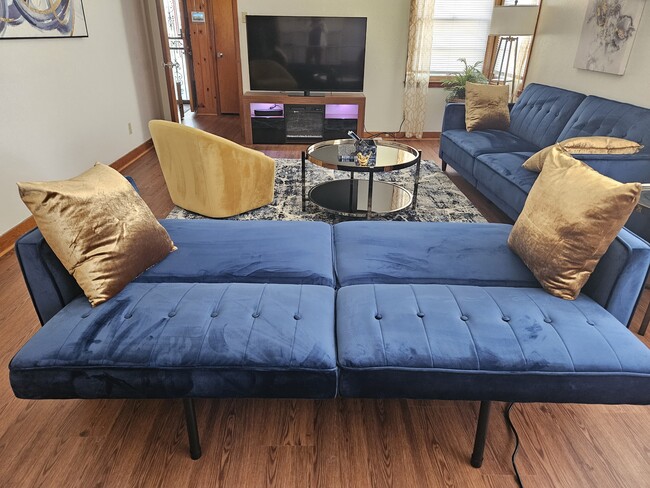 Building Photo - 1857 E Holmes Rd