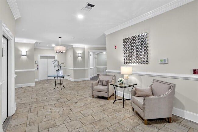 Building Photo - 11 Perimeter Center E