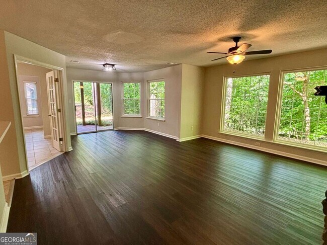 Building Photo - 320 Hawkstone Way